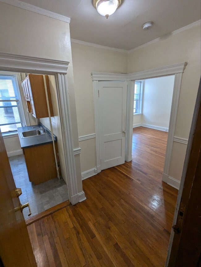 Building Photo - 360 Riverway