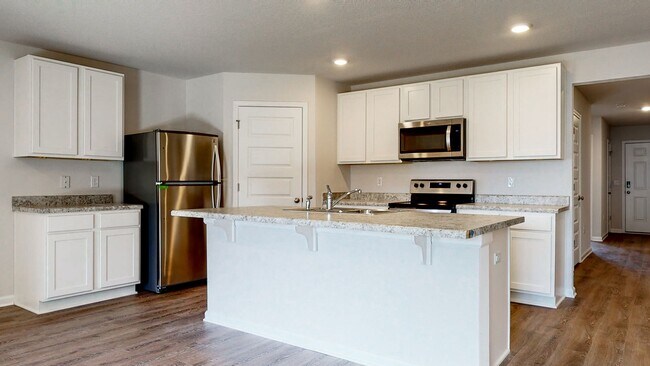 Building Photo - Stunning 4 Bedroom Home