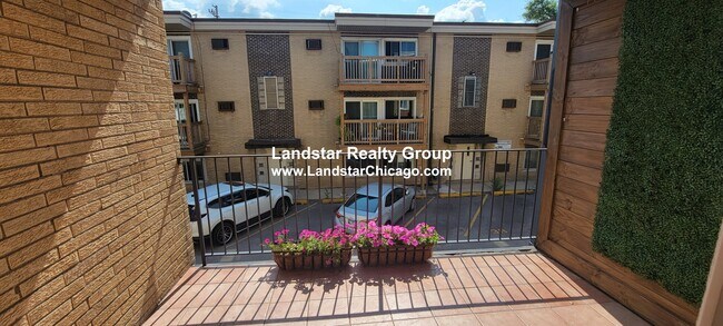 Foto del edificio - 10033 Irving Park Rd