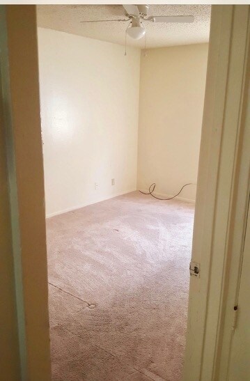 Building Photo - 5305 Saint Georges Grn