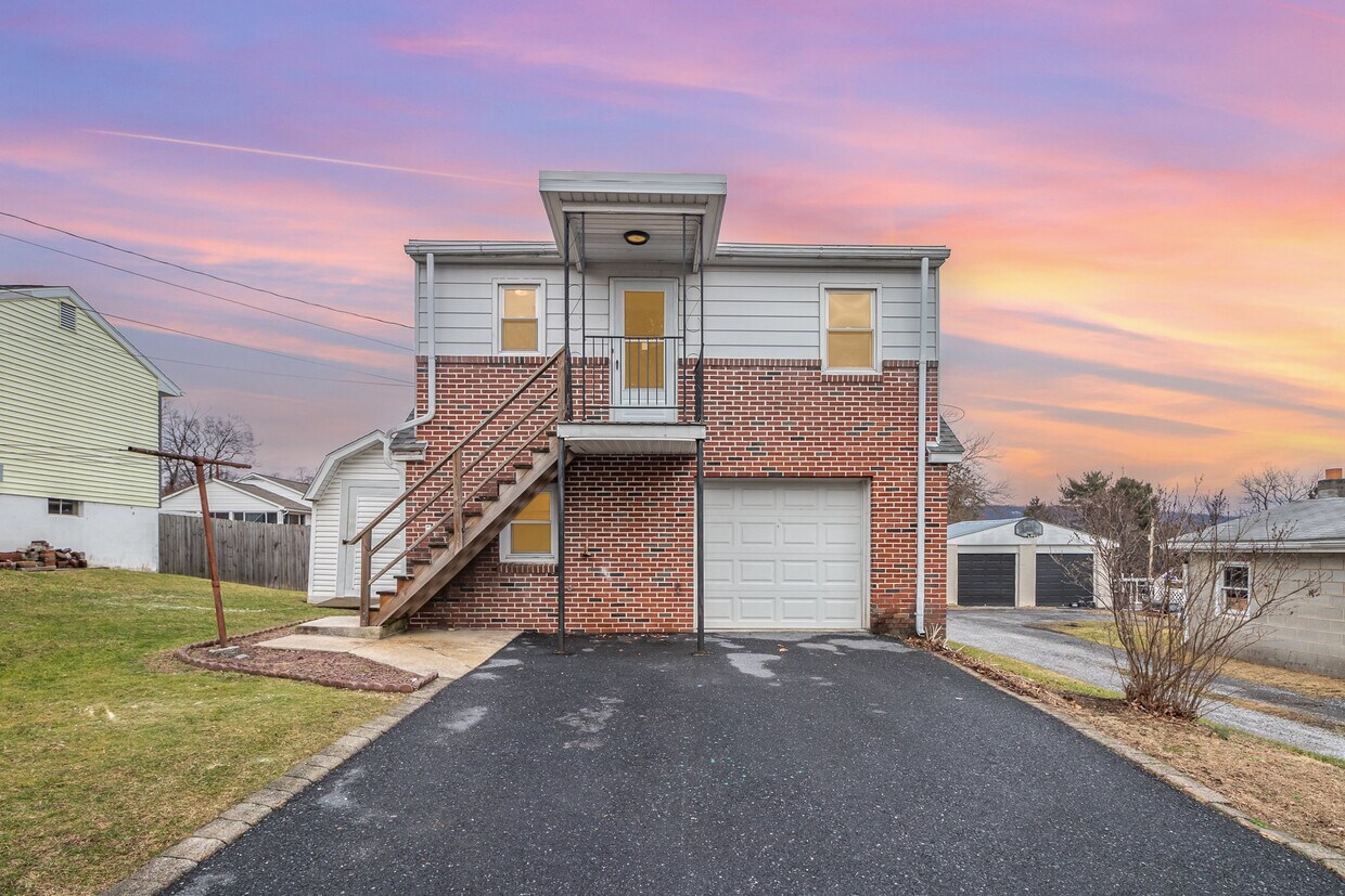 38 Lancaster Ave Unit B, Enola, PA 17025 Apartments in Enola, PA