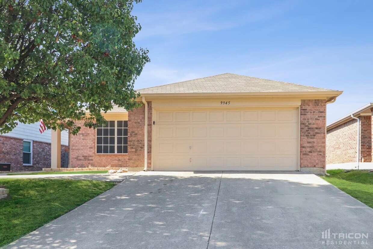 Primary Photo - 9945 Sparrow Hawk Ln