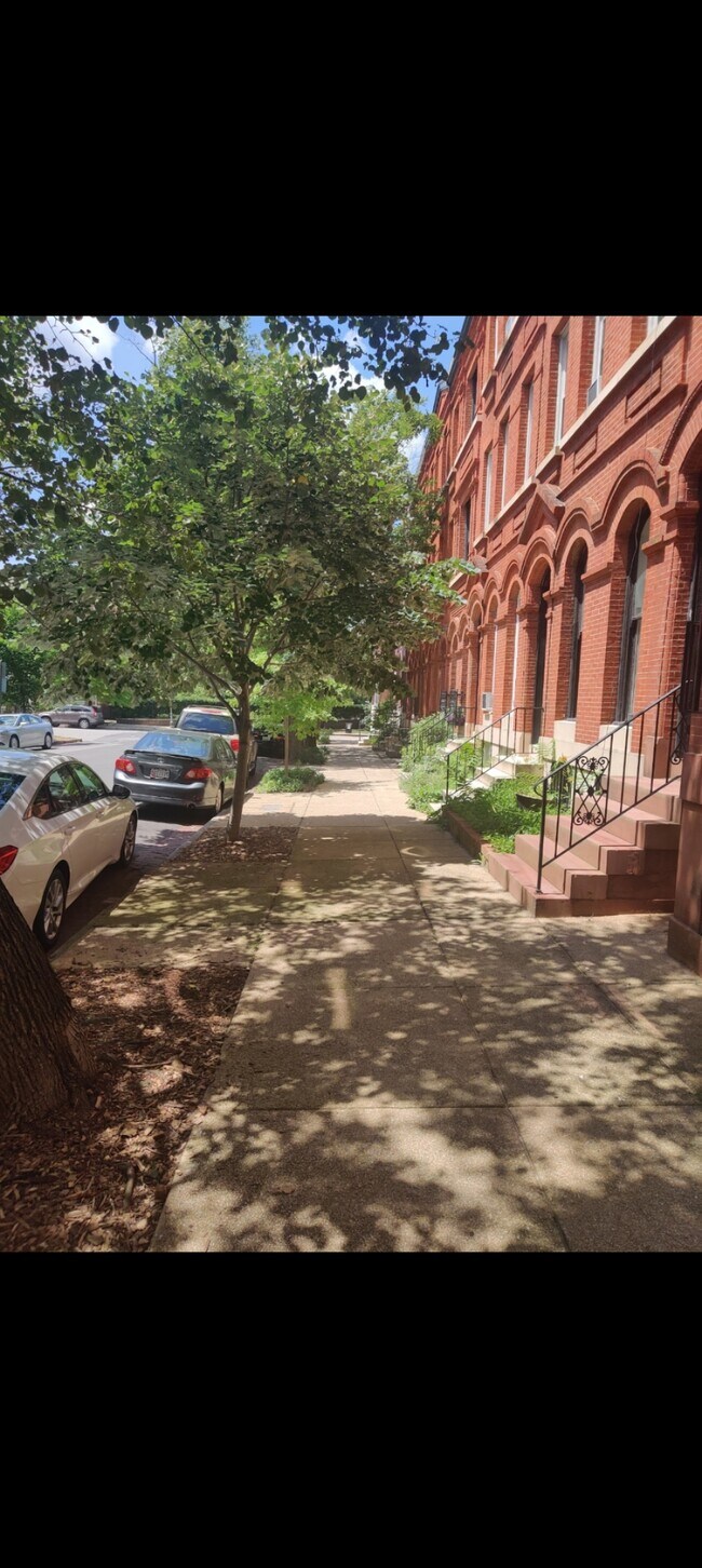 Foto del edificio - 1829 Bolton St