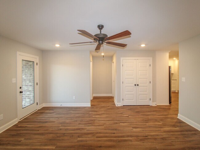 Foto del edificio - 4 BR - 3 Baths -  Cable, Internet & Lawn-care and Pest Control Included!