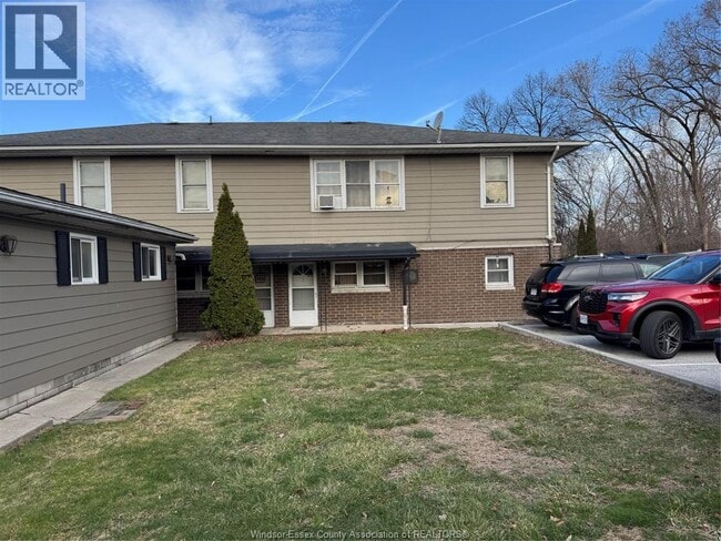 Building Photo - 1600 Normandy St