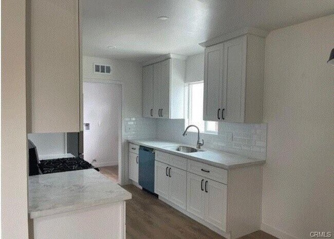 Foto del edificio - 21329 Jaffrey Ave