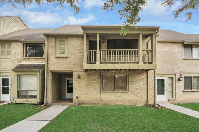 Building Photo - 15534 Weldon Dr
