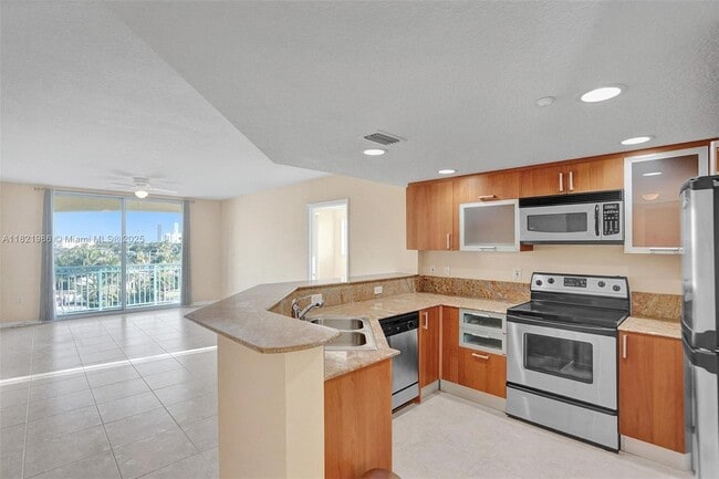 Building Photo - 201 Golden Isles Dr