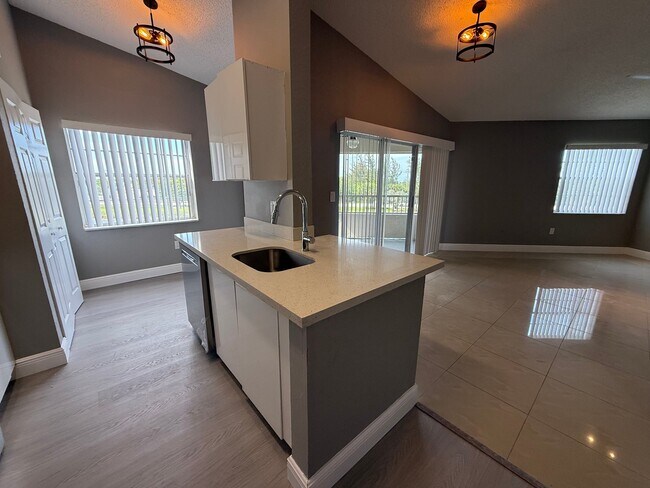 Photo - 2881 N Oakland Forest Dr Apartment