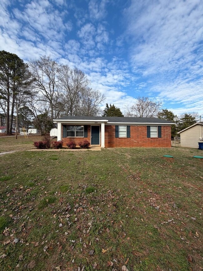 Building Photo - 189 Warden Dr