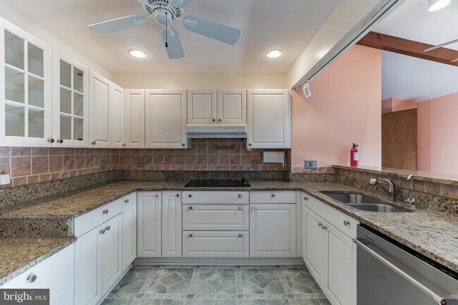 Foto del edificio - 7141 Oak Ridge Rd