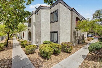 Building Photo - 950 Seven Hills Dr