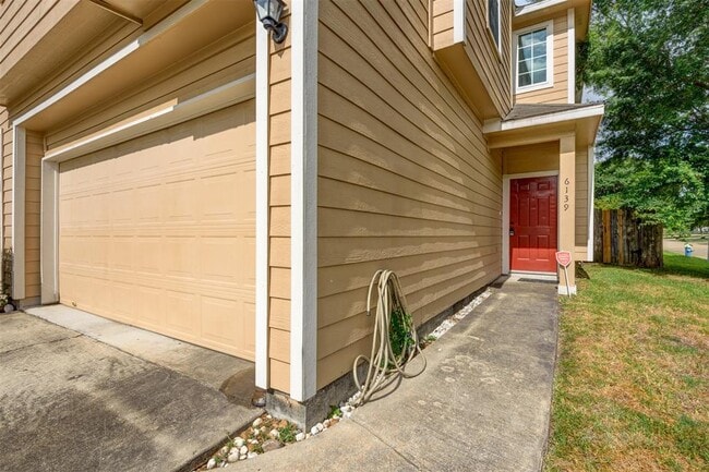 Building Photo - 6139 Yorkglen Manor Ln