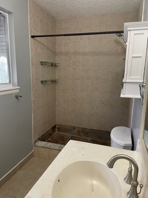 Building Photo - 744 Aquatic Dr