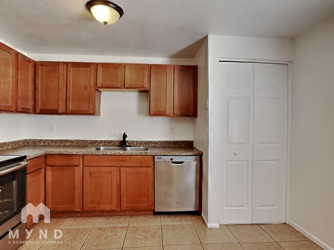Foto del edificio - 6033 W Vernon Ave