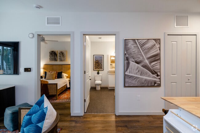Figueredo - Living Area - 1BR, 1BA - 644SF - Casa Marti