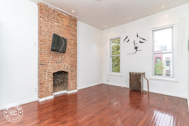 Foto del edificio - 115 Harman St