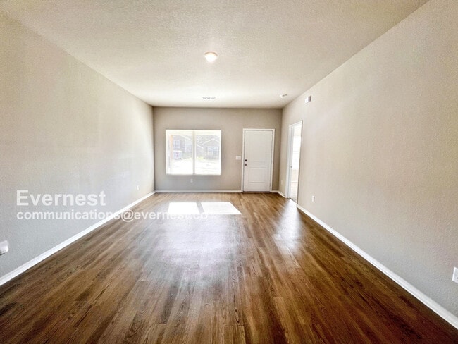 Foto del edificio - 4511 Olympic Dr