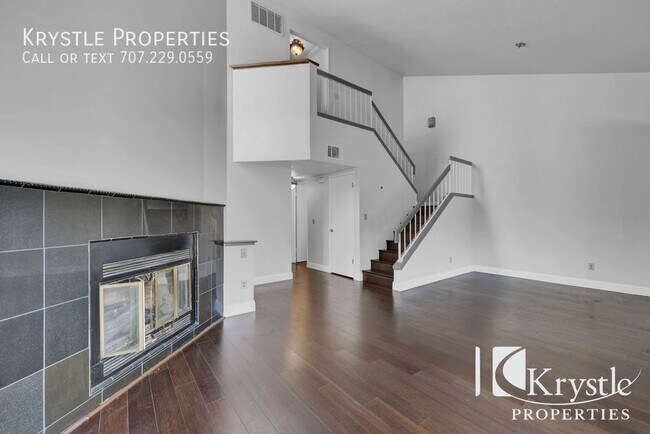 Building Photo - Beautiful duplex with huge backyard