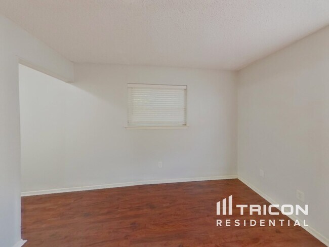 Foto del edificio - 1916 Tracey Cir