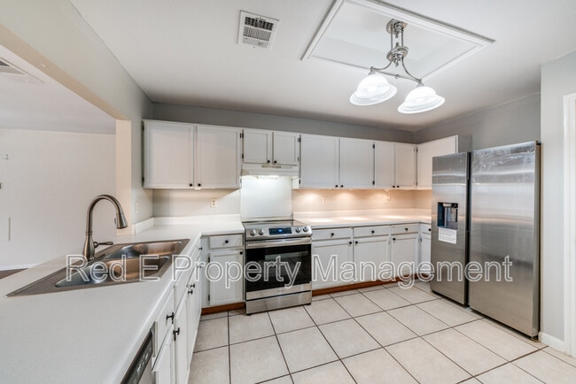 Building Photo - 6858 Celes Meadow Dr