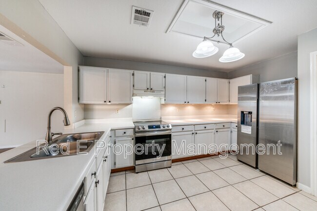 Foto del edificio - 6858 Celes Meadow Dr