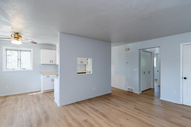 Building Photo - 236 N Fair Oaks Ave