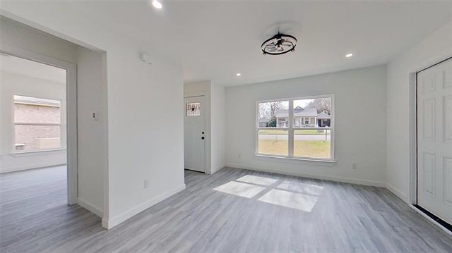 Foto del edificio - 7724 Longfield Dr