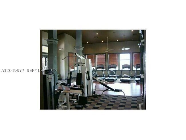 Foto del edificio - 2544 Centergate Dr