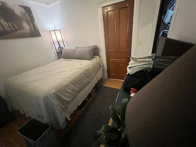 Guest room/Bedroom #1 - 1159 W Eddy St