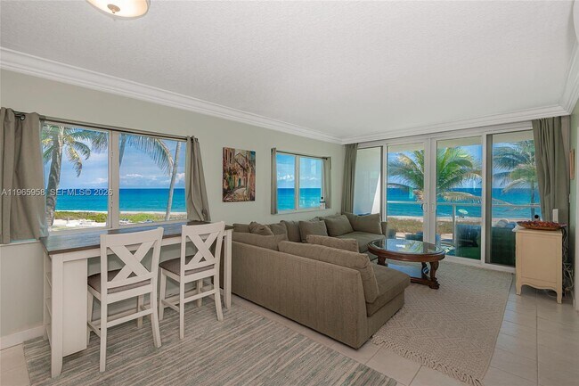 Foto del edificio - 1041 Hillsboro Mile