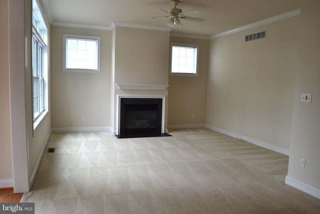 Foto del edificio - 806 Wren Ln