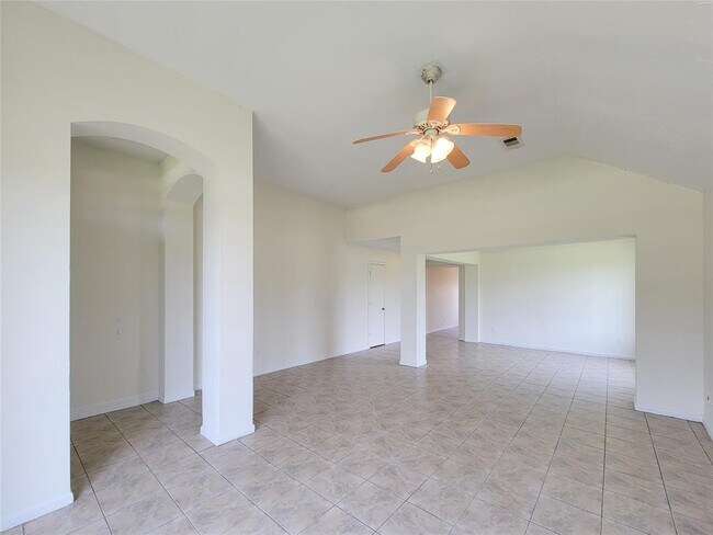 Foto del edificio - 3307 Pine Dust Ln