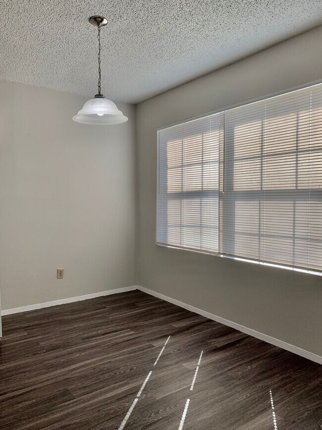 Foto del edificio - 2 Bedroom apartment w/ Washer and Dryer