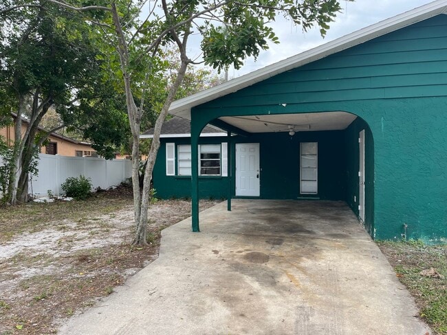 Foto del edificio - quaint 2 bedroom home