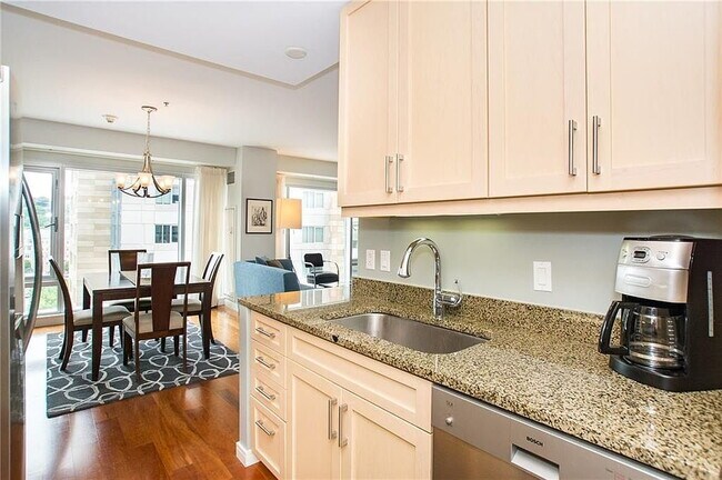 Building Photo - "Chic 1-Bedroom Urban Retreat with Granite...
