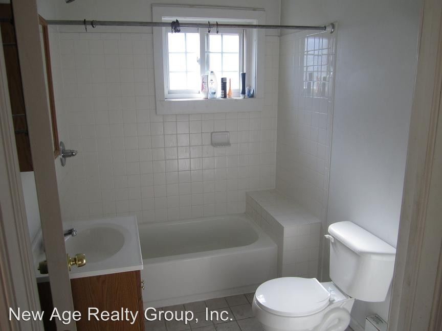 Building Photo - 5136 Parkside Ave