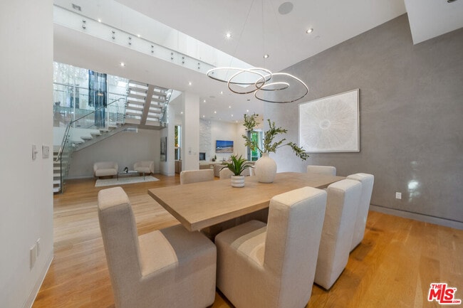 Foto del edificio - 6359 Colgate Ave