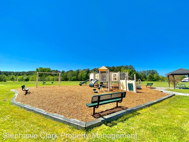 Foto del edificio - 3 br, 2 bath House - 1200 Hubbell Drive