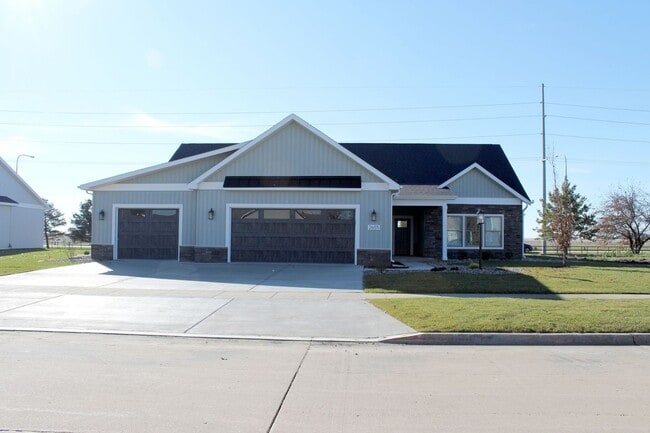 Building Photo - 2655 S Muirfield Pl