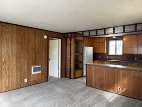 Building Photo - 129 Loto St