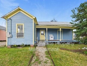 Building Photo - 405 E Convent St