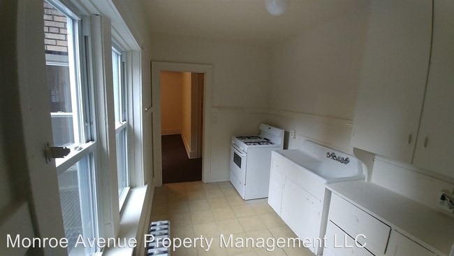 Building Photo - 15 Harwood St