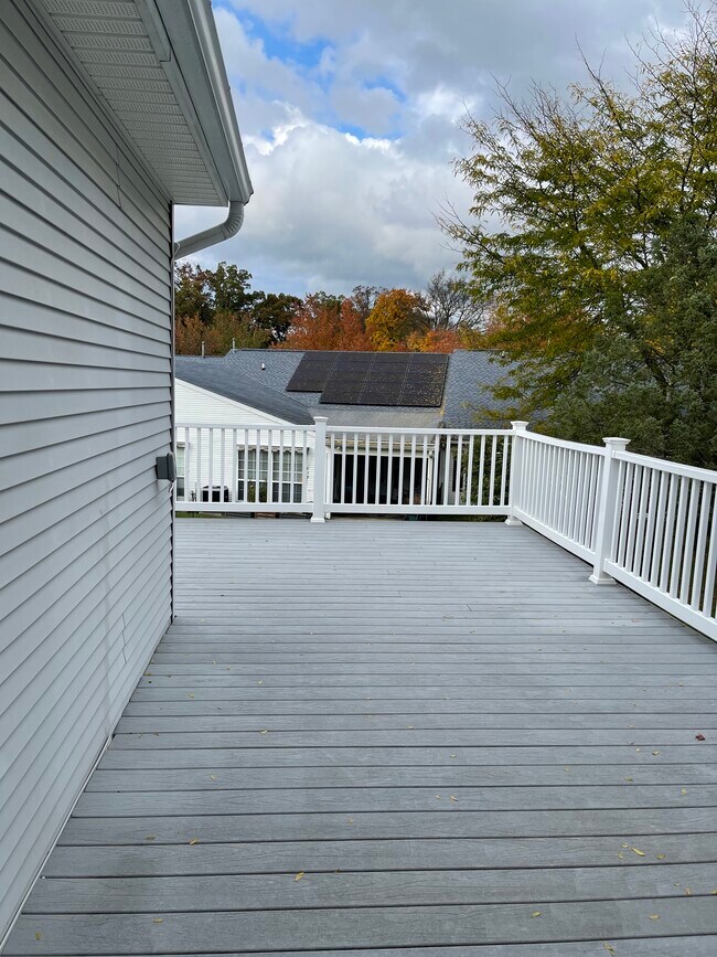 Deck off of dining room - 22 Thornhill Ct
