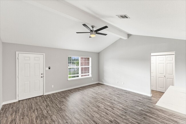 Foto del edificio - 28922 Red River Loop