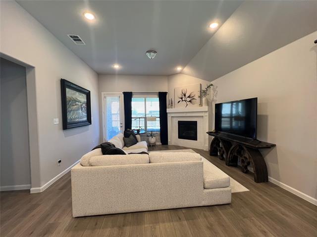 Foto del edificio - 3210 Mattie Grey Ln