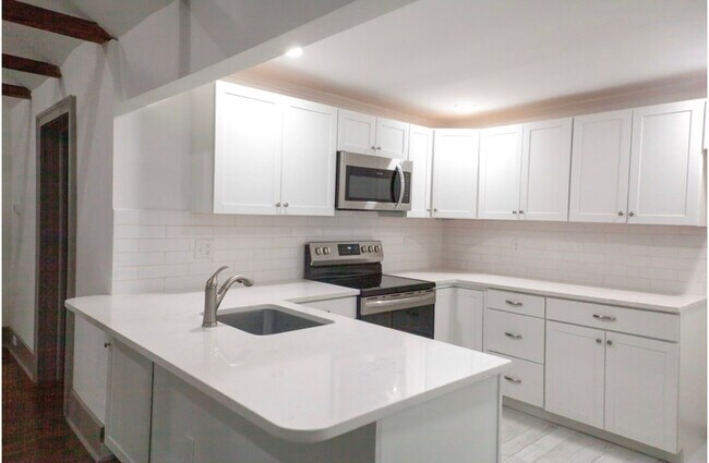 Foto del edificio - 109 E Carolina Ave