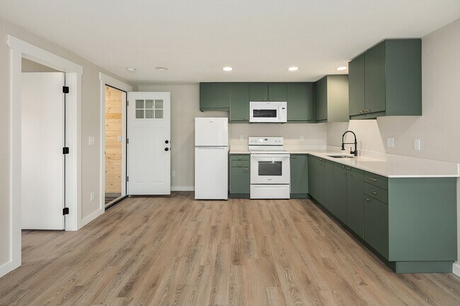 Ingrese a una cocina grande - 2008 Parklane Avenue