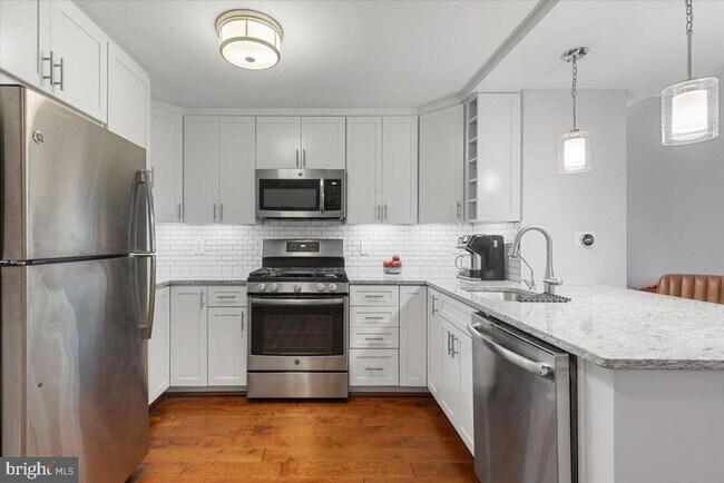 Foto del edificio - 350 G St SW