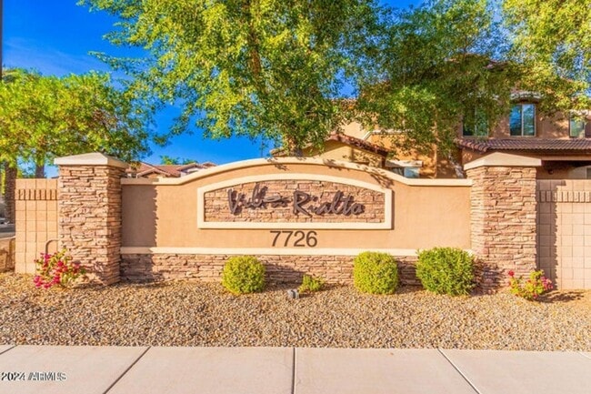 3 BEDROOM CONDO IN MESA - 3 BEDROOM CONDO IN MESA